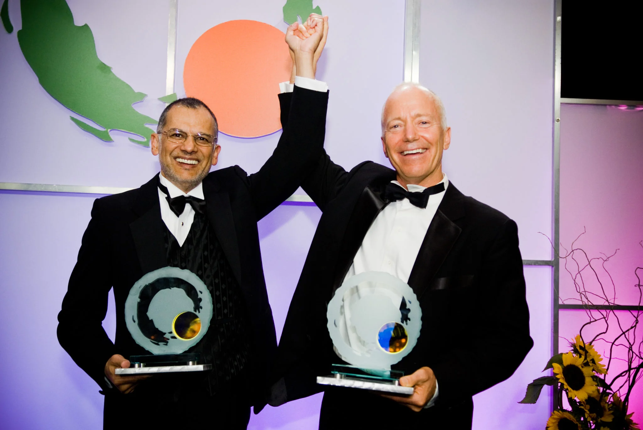 2009 Dr. Rogers Prize winners Dr. Badri Rickhi (left) and Dr. Hal Gunn (right)